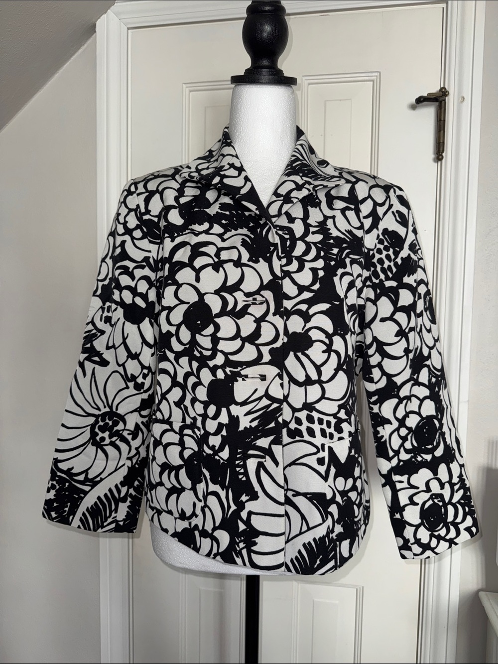 Lafayette 148 New York Black and White Floral Print Blazer
